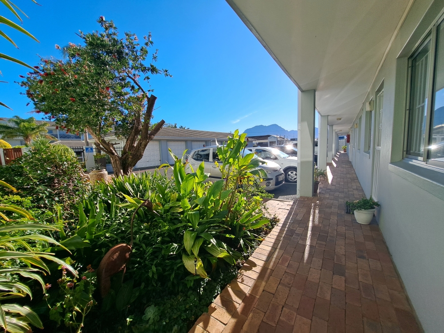 1 Bedroom Property for Sale in Strand North Western Cape